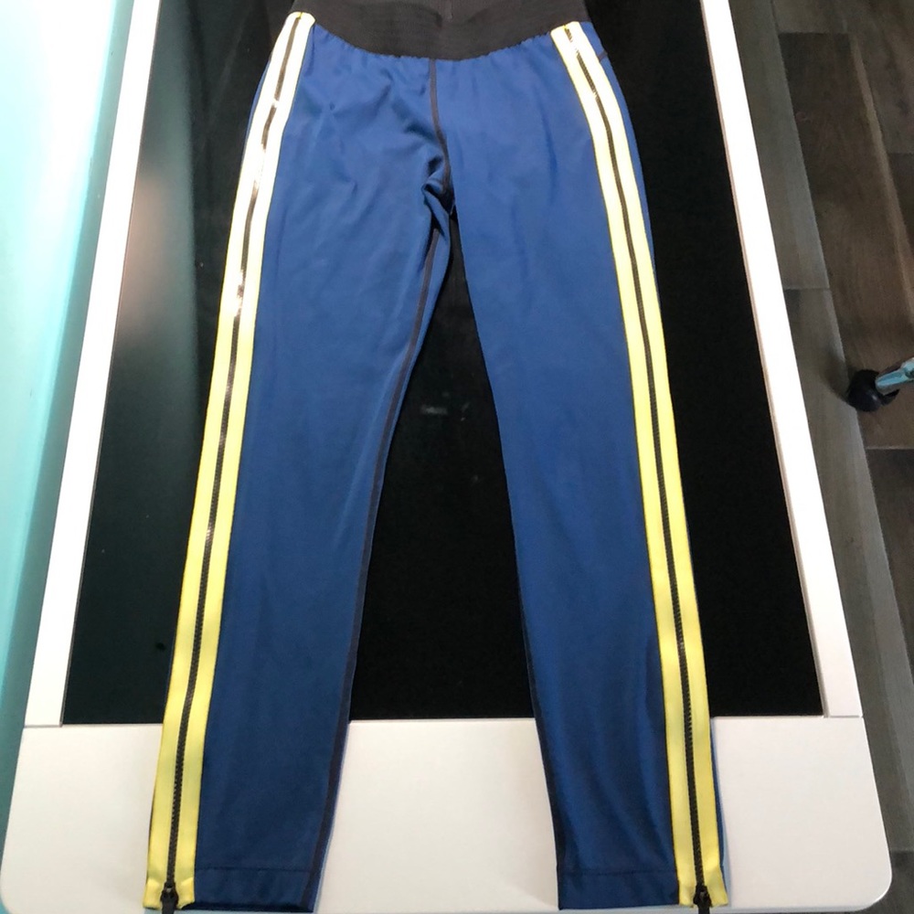 Blue & yellow leggings/workout pants